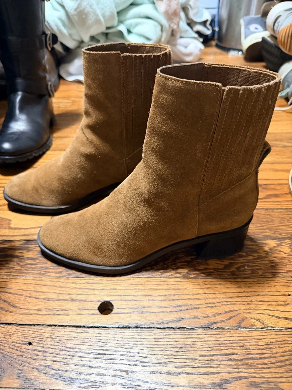 Dolce Vita Farlin Brown Suede Chelsea Ankle Boots Women’s Size 8 Low Heel